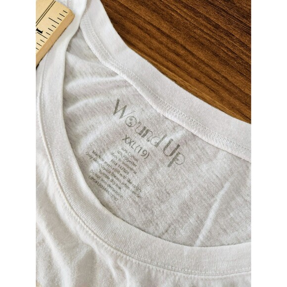 WOMAN'S WOUND UP SKULL AND FLORAL CAP SLEEVE PULLOVER T-SHIRT SIZE XXL - Picture 3 of 5